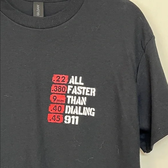 🌞 Gildan NWOT Black Shirt Sleeve Crew Neck Graphic T-Shirt with Front Pocket M - Picture 4 of 16